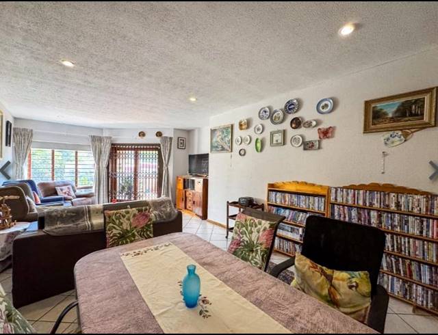 2 BEDROOM TOWNHOUSE FOR SALE IN BASSONIA